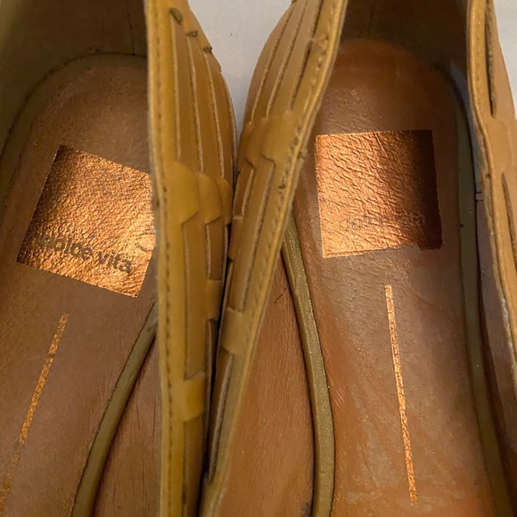 Dolce Vita Leather Tan Loafer with Bronze tip size 8M - Picture 5 of 10